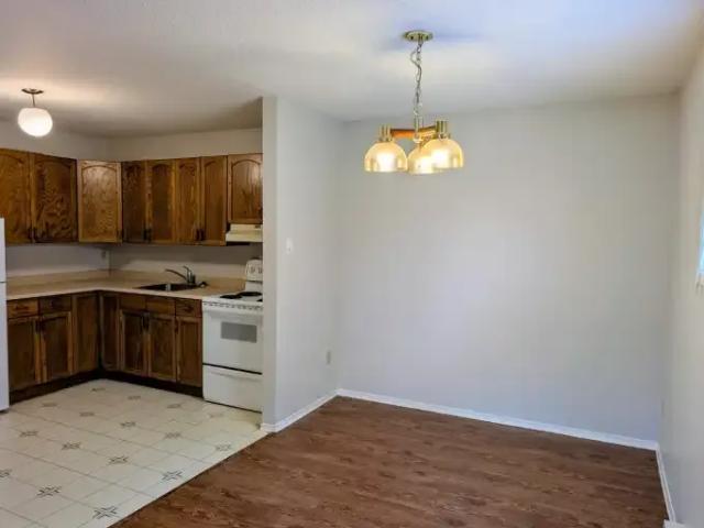 Apartment 2 Bedroom For Rent Peterborough ON 1875 ES103920244