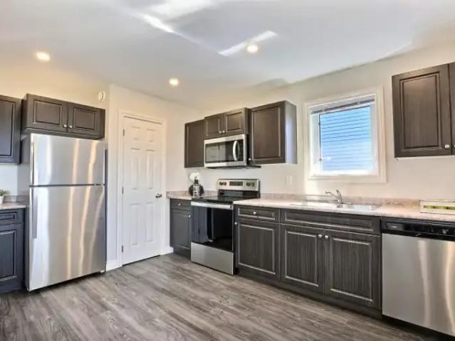 Apartment 2 Bedroom For Rent Regina SK 1349 ES98186010