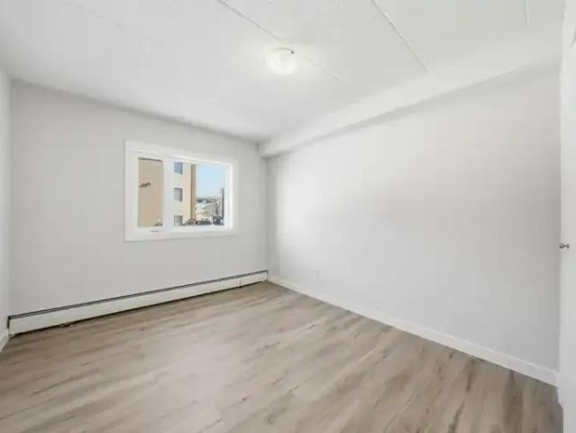 Apartment 2 Bedroom For Rent Regina SK 1530 ES104400965