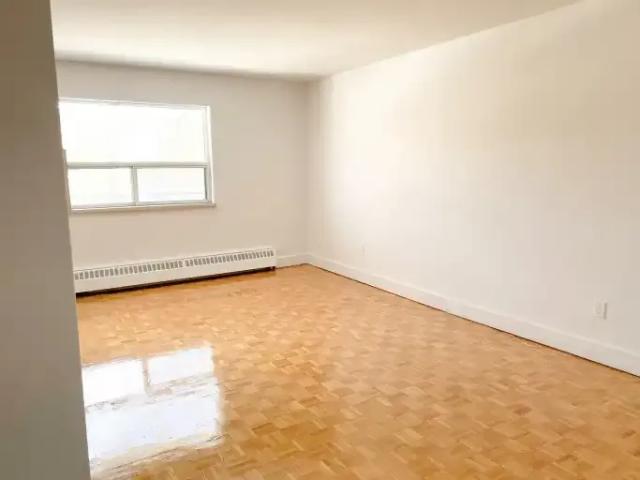Apartment 2 Bedroom For Rent Richmond Hill ON 2099 ES104841631