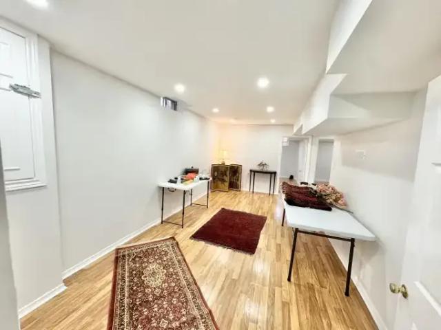 Apartment 2 Bedroom For Rent Richmond Hill ON 2300 ELS100488479