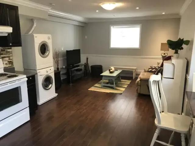 Apartment 2 Bedroom For Rent Surrey BC 1600 ES104986074
