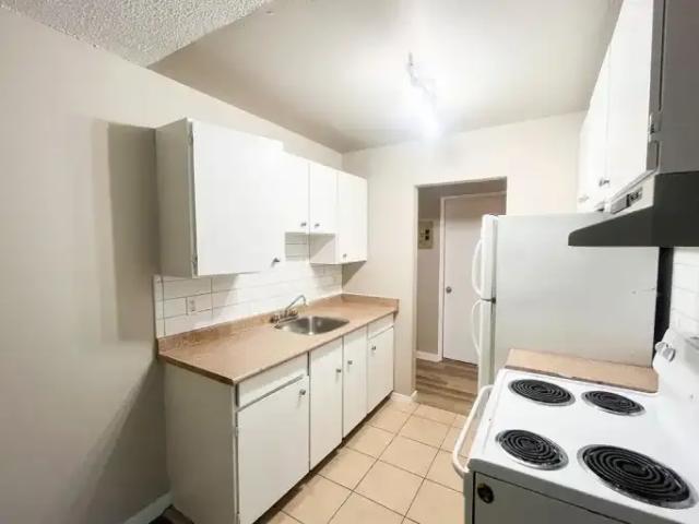 Apartment 2 Bedroom For Rent Surrey BC 2000 ES103919838