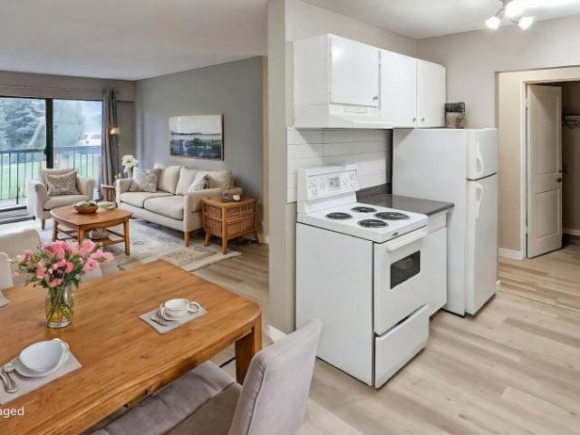 Apartment 2 Bedroom For Rent Surrey BC 2050 ES98310574