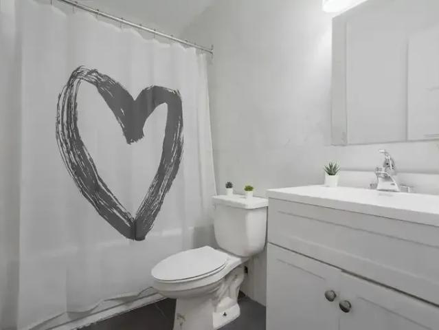 Apartment 2 Bedroom For Rent Saint Laurent Montreal QC 1895 ES89626829