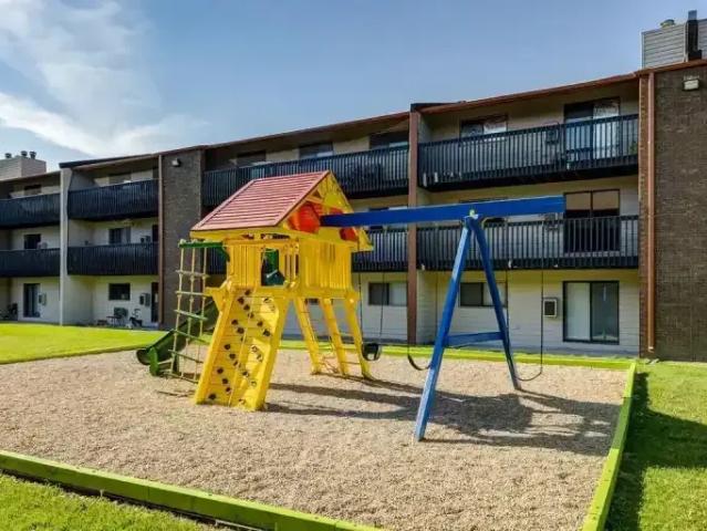 Apartment 2 Bedroom For Rent Saskatoon SK 1350 ELS103011360