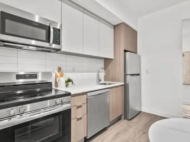 Apartment 2 Bedroom For Rent Scarborough ON 2370 ES101089360