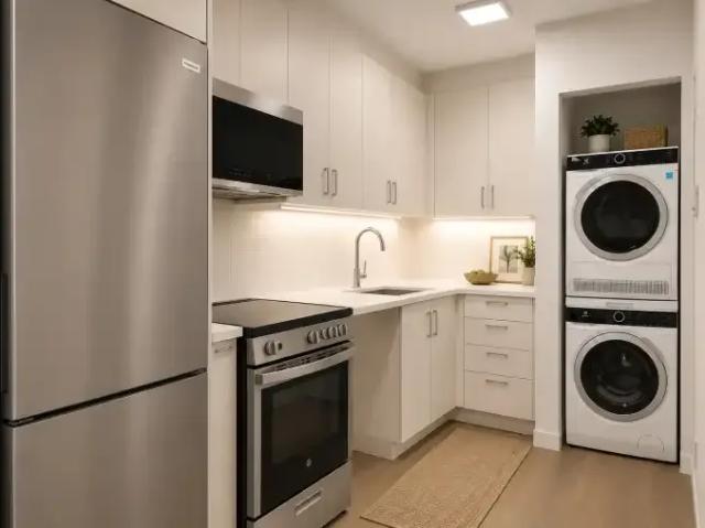 Apartment 2 Bedroom For Rent Toronto ON 2295 ES104863357
