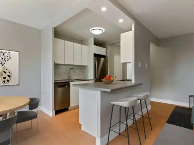 Apartment 2 Bedroom For Rent Toronto ON 2350 ES104711389