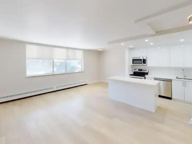 Apartment 2 Bedroom For Rent Toronto ON 2449 ES104711495
