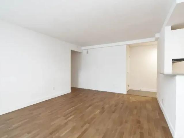 Apartment 2 Bedroom For Rent Toronto ON 2650 ELS102700467