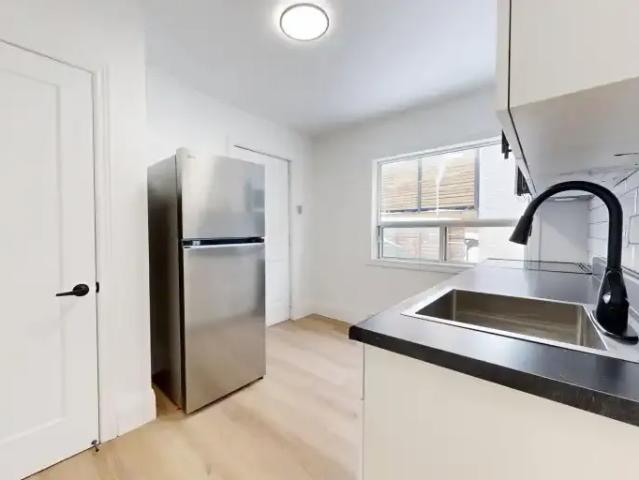 Apartment 2 Bedroom For Rent Toronto ON 2750 ELS101789502