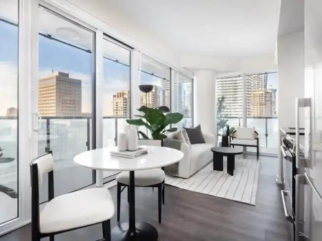 Apartment 2 Bedroom For Rent Toronto ON 2955 ES103030570