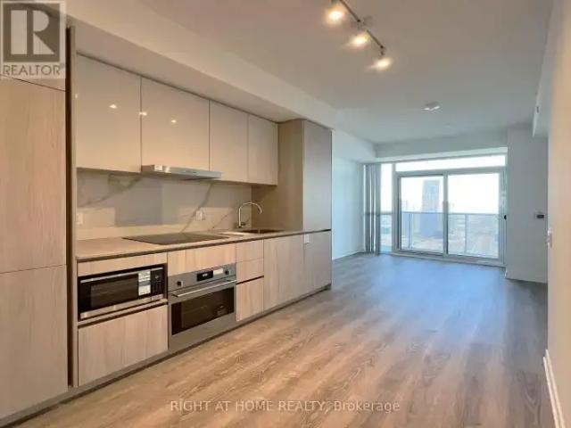 Apartment 2 Bedroom For Rent Vaughan ON 2100 ES105004744