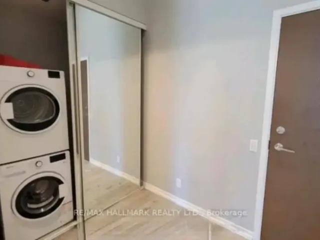 Apartment 2 Bedroom For Rent Vaughan ON 2300 ES102587578
