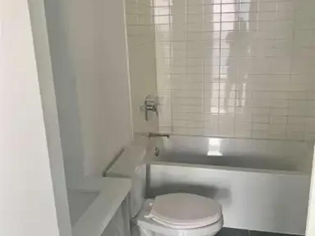 Apartment 2 Bedroom For Rent Vaughan ON 2450 ELS102306799