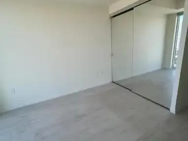 Apartment 2 Bedroom For Rent Vaughan ON 2400 ES103030757