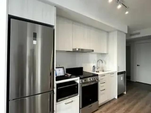 Apartment 2 Bedroom For Rent Vaughan ON 2700 ES103695324