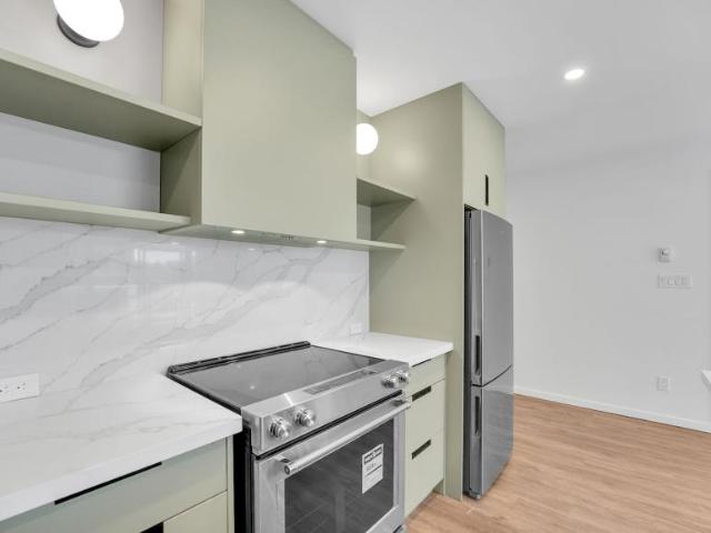 Apartment 2 Bedroom For Rent Victoria BC 3070 ES98311673