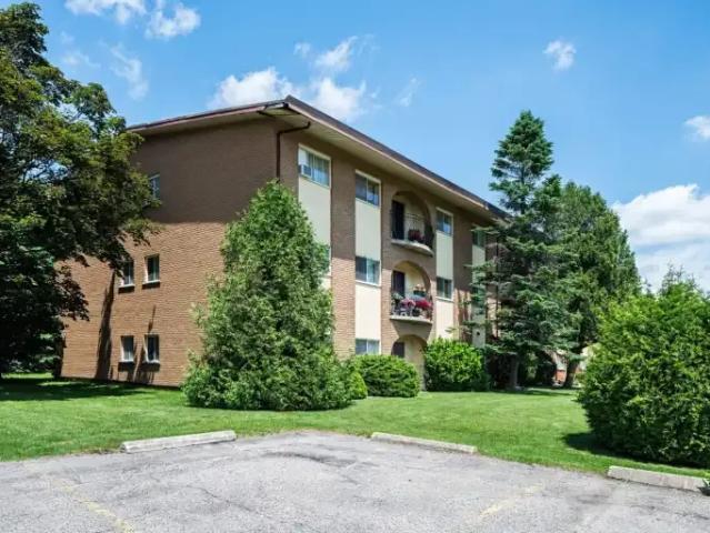 Apartment 2 Bedroom For Rent Waterloo ON 1975 ES100227004