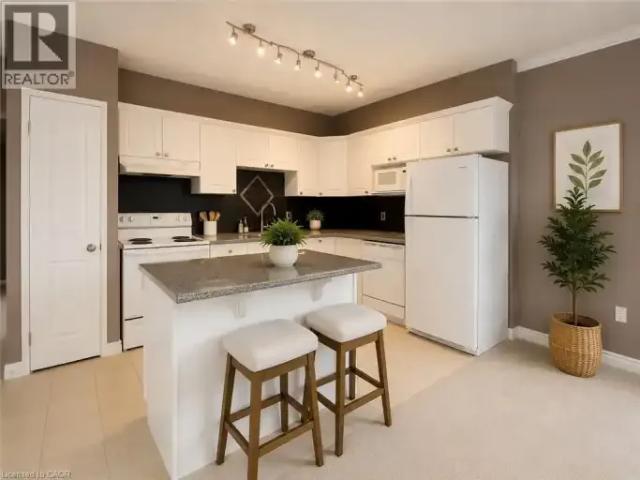 Apartment 2 Bedroom For Rent Waterloo ON 2700 ES102578979