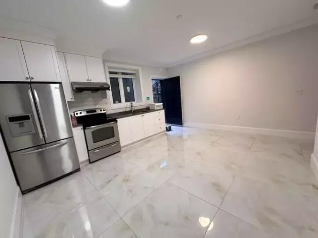 Apartment 2 Bedroom For Rent West Vancouver BC 2450 ES102587424
