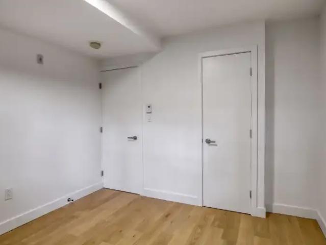 Apartment 2 Bedroom For Rent Westmount QC 2495 ES92783096