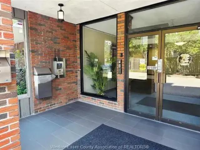 Apartment 2 Bedroom For Rent Windsor ON 2000 ES103652882