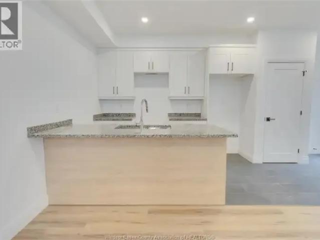 Apartment 2 Bedroom For Rent Windsor ON 2460 ELS101090451