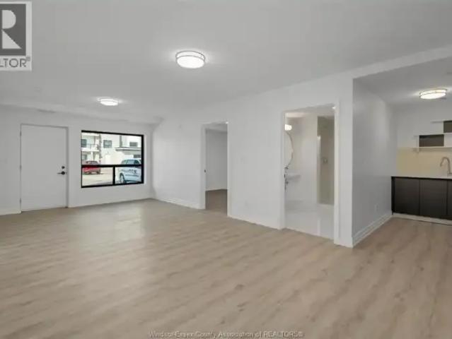 Apartment 2 Bedroom For Rent Windsor ON 2700 ELS102243249