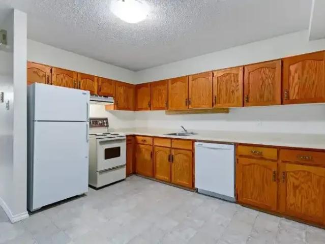 Apartment 2 Bedroom For Rent Yorkton SK 1245 ES103010941