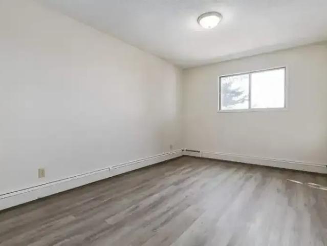 Apartment 2 Bedroom For Rent Yorkton SK 1360 ES103878064