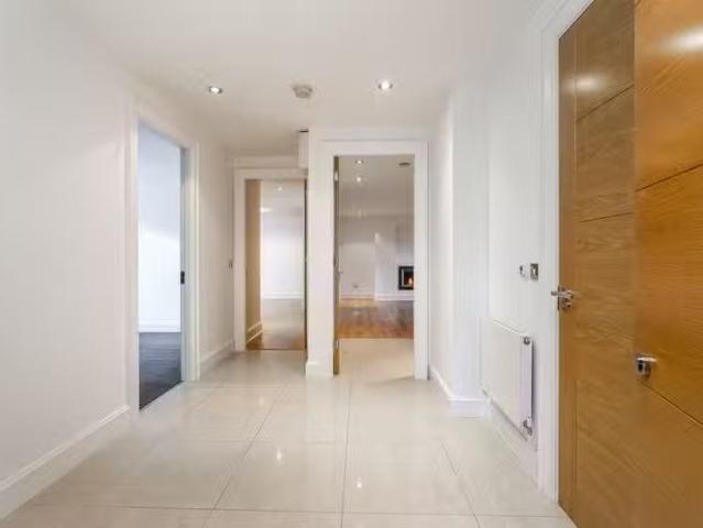 Apartment 2, Lansdowne Wood, Lansdowne Road, Ballsbridge, Dubl.