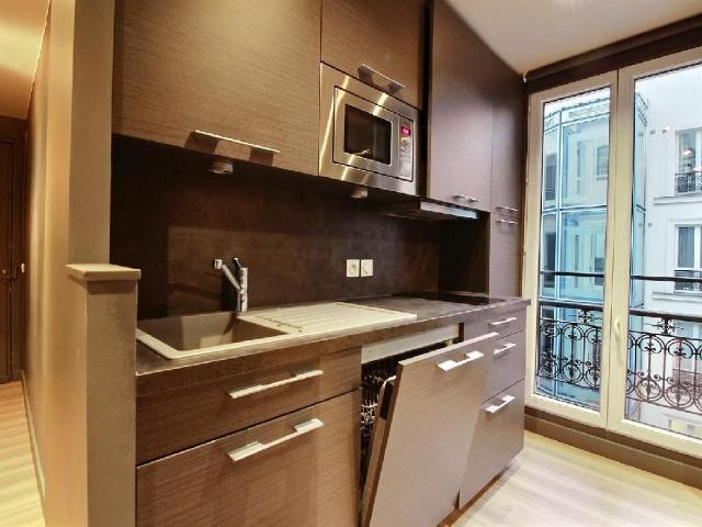 Apartment 2 rooms 40m² Elysées Madeleine, Paris Amsterdam Apartments for Rent