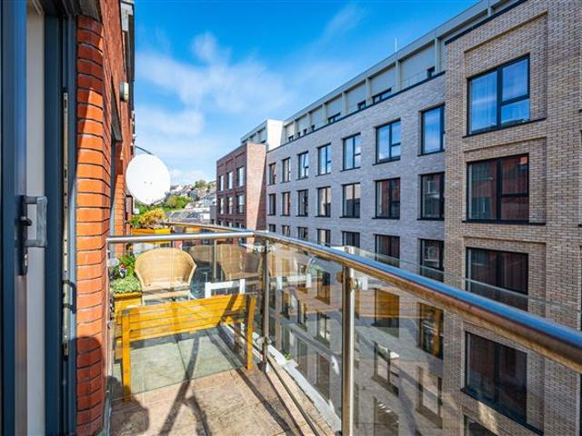 Apartment 30, Camden Wharf, Camden Quay, Cork City, Co. Cork Patricia Stokes Auctioneers & Valuers 4840 MyHome. Ie Residential