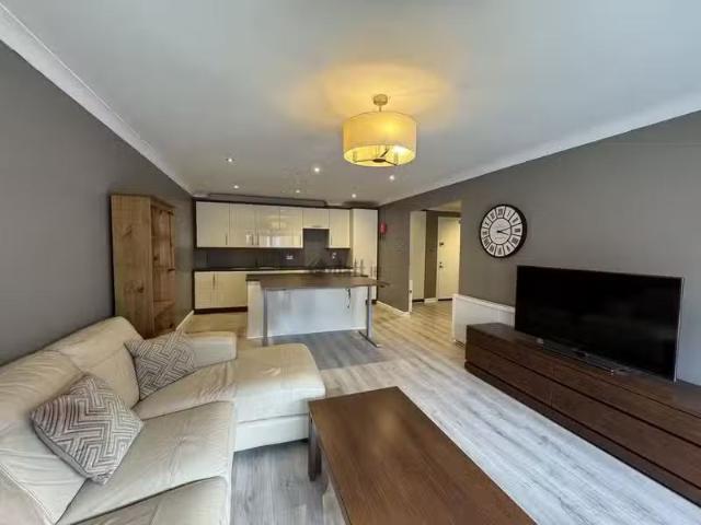 Apartment 30, Trinity Plaza, Dublin 2 is for rent