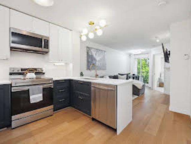 Contemporary apartment