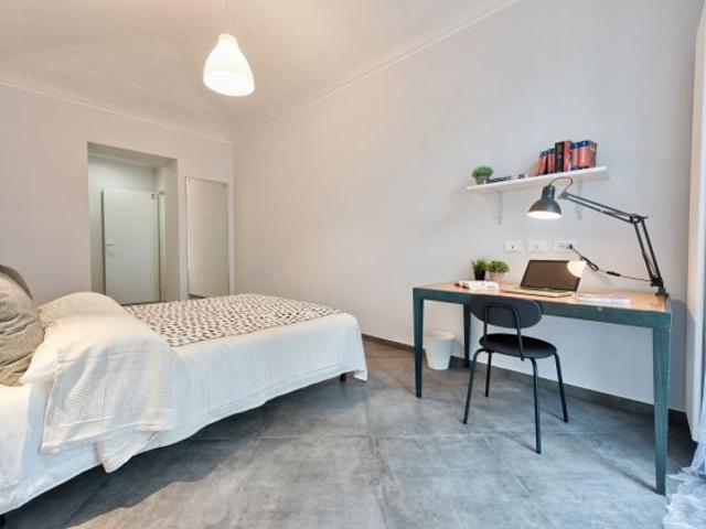 APARTMENT 39 ROOM C