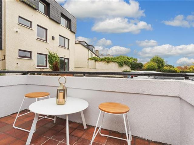 Apartment 7, Block B, Seapoint Court, Temple Crescent, Blackrock, County Dublin Lynam Auctioneers & Estate Agents 4804 MyHome. Ie Residential