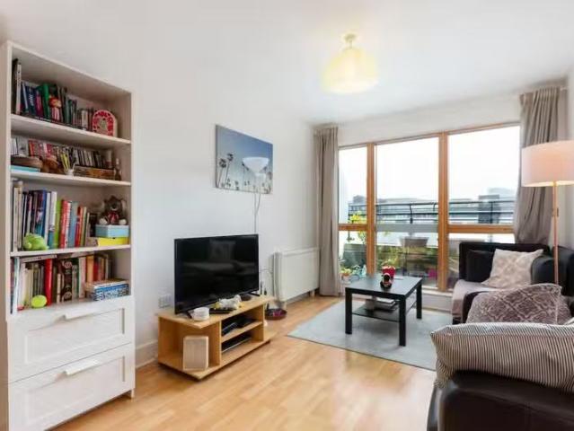 Apartment 433, Longboat Quay North Apartments, Grand Canal Doc.