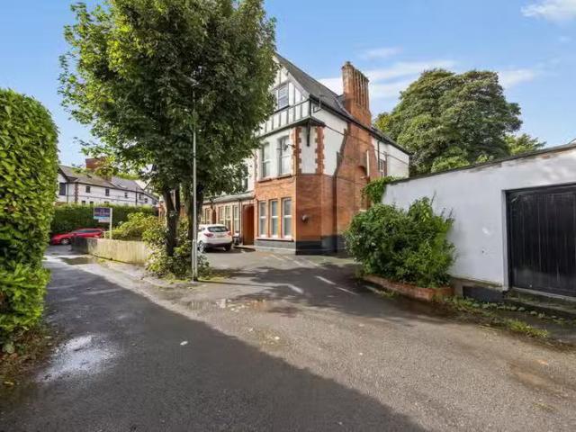 Apartment 4 1 Sandown Park