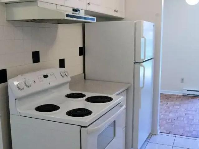 Apartment 4 Bedroom For Rent Mississauga ON 3347 ES99752303