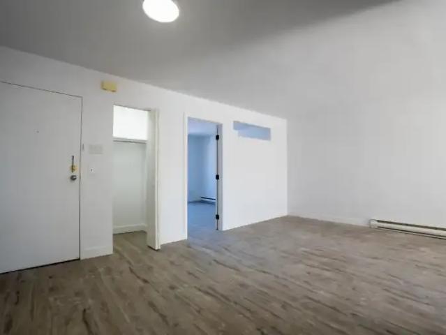 Apartment 4 Bedroom For Rent Montreal QC 2600 ES98340767