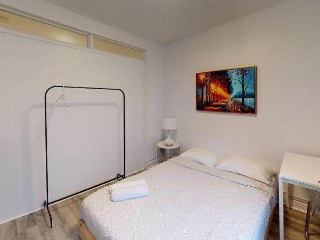 Apartment 4 Bedroom For Rent Montréal QC 3300 ES98315323