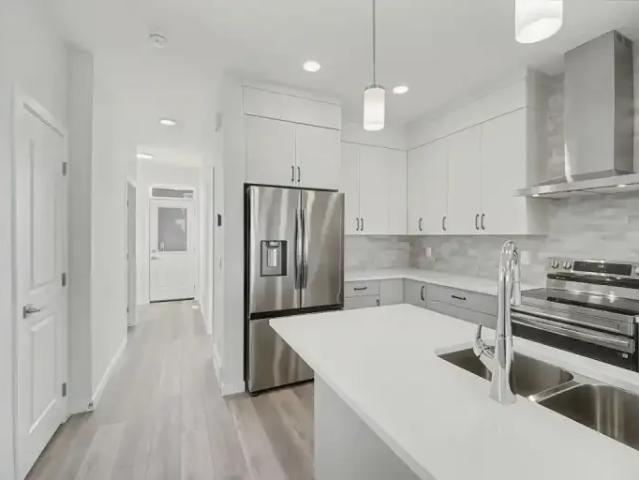 Apartment 4 Bedroom For Rent Calgary AB 2300 ELS99223066