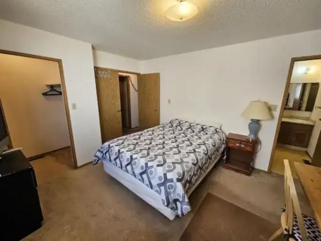 Apartment 4 Bedroom For Rent Edmonton AB 800 ES102518684