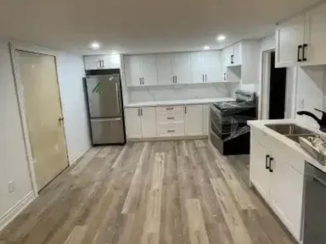 Apartment 4 Bedroom For Rent Kitchener ON 2600 ES103594426