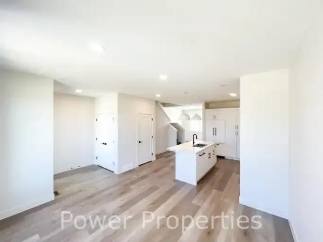 Apartment 4 Bedroom For Rent Lethbridge AB 2500 ELS103091548
