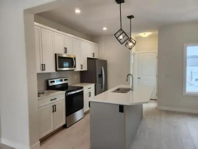 Apartment 4 Bedroom For Rent Saskatoon SK 2700 ELS102518645