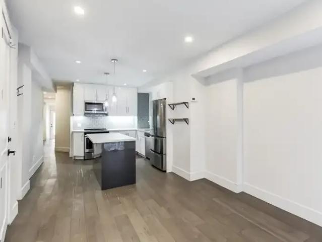 Apartment 4 Bedroom For Rent Toronto ON 3450 ES103379983
